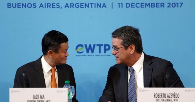 Jack Ma, fondatore di Alibaba (a sinistra) con il direttore generale della Wto, Roberto Azevedo 