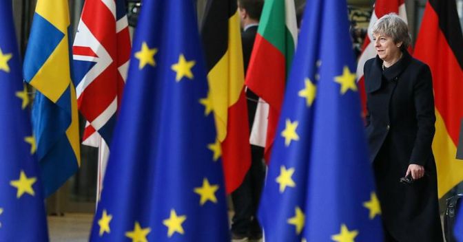 Theresa May al vertice di Bruxelles dello scorso dicembre (Epa) 