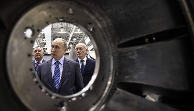 Made in Russia: Vladimir Putin in visita a uno stabilimento di motori industriali a Ufa, Bashkortostan 