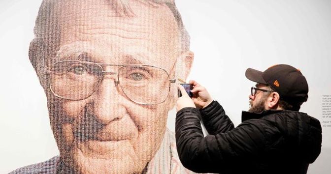 Una foto al fondatore Ingvar Kamprad all’IKEA museum in Almhult in Svezia  