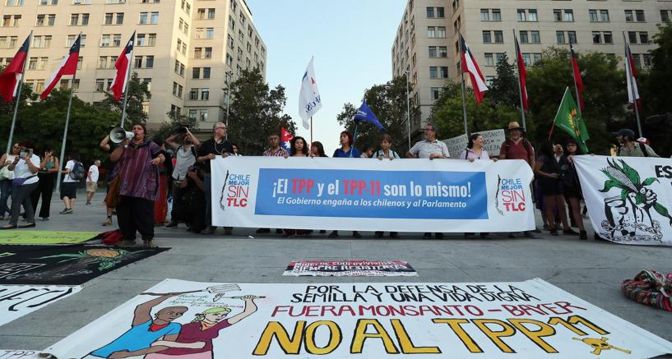 Proteste a Santiago del Cile contro la firma della nuova TPP/EPA 