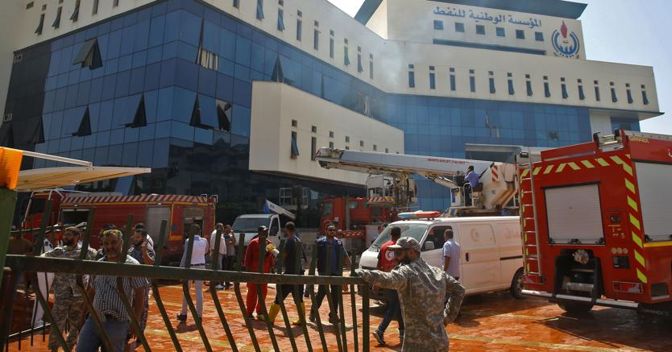 Tripoli, la sede della National Oil Corporation (Afp) 