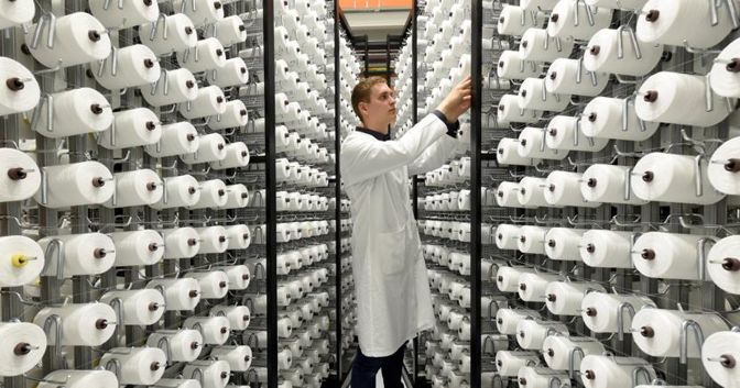 Un centro di ricerca in materie plastiche a Wolfsburg, in Germania (Reuters) 