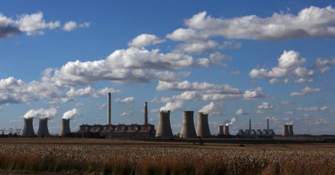 Una centrale elettrica a carbone a Mpumalanga, in Sudafrica (Reuters) 