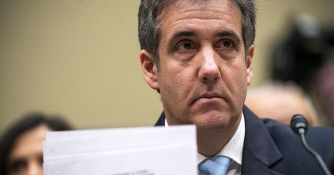 Michael Cohen, l’ex avvocato di Trump, durante la sua testimonianza alla Camera dei rappresentanti (Epa) 