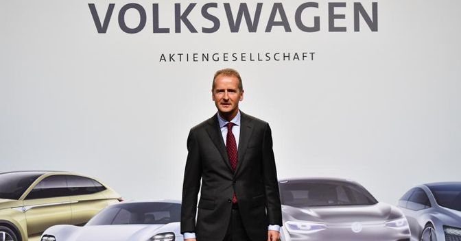 Herbert Diess, Ceo di Volkswagen. (AFP PHOTO / Tobias Schwarz) 