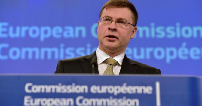 Il vicepresidente della Commissione Ue, Valdis Dombrovskis (Reuters) 