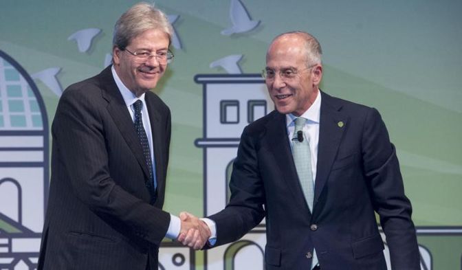 Il presidente del Consiglio, Paolo Gentiloni  e l'amministratore delegato e direttore generale di Enel, Francesco Starace,  