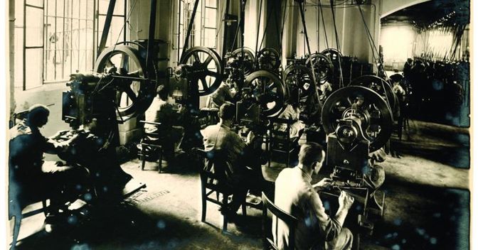 Lo stabilimento Olivetti di Ivrea nel 1920 (Courtesy of Associazione Archivio Storico Olivetti) 
