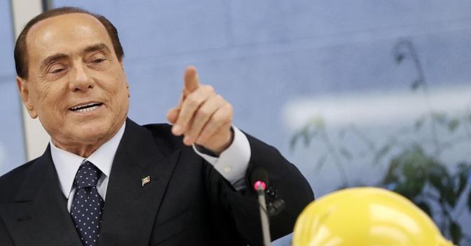 Il leader di Forza Italia Silvio Berlusconi ha aperto a una manifestazione unitaria del centrodestra prima delle elezioni (foto Ansa) 