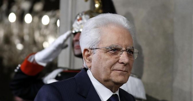 Il capo dello Stato Sergio Mattarella al Quirinale. Il 7 maggio terzo round di consultazioni (Ansa) 