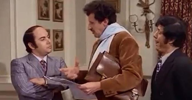 Una scena del film «Scusi, ma lei le paga le tasse», dove appare la figura dell’agente provocatore 