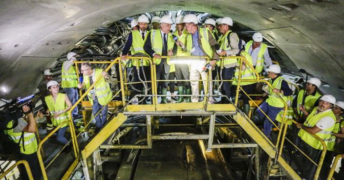 Già scavati 24 chilometri dei 162 previsti. I cantieri sono stati visitati recentemente da Antonio Tajani (nella foto) presidente del Parlamento Ue (Agf) 