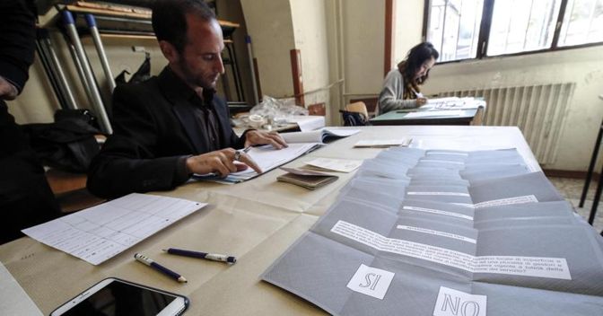 Il M5s apre alla minoranza: obiettivo evitare il referendum consultivo (foto Ansa)