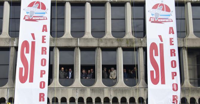 Flash mob. Manifestazione,  il 28 gennaio,  del comitato per il si alla nuova pista dell’aeroporto di Firenze 