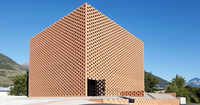 La Puni Distillery progettata da Werner Tscholl 