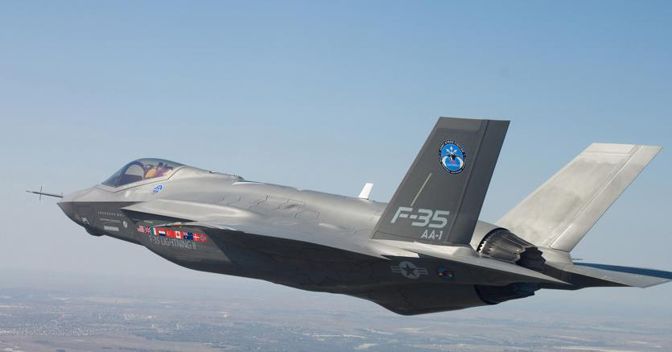Il capo di Stato Maggiore dell’Aeronautica, Alberto Rosso ha espresso «forte preoccupazione» per l’incertezza che continua a gravare sugli F35 e «per le ipotesi di un calo quantitativo» dei velivoli che l’Italia acquisirà, destinati all’Aeronautica e alla Marina (foto Ansa)  