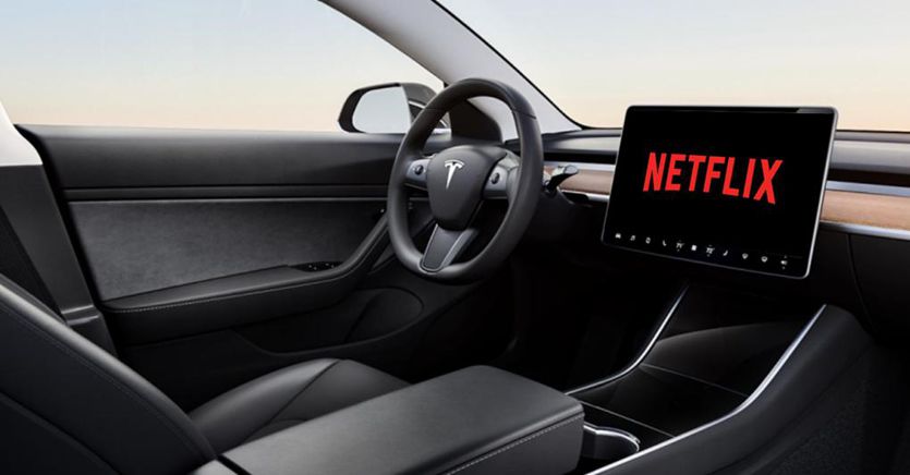 Tesla Streaming Tesla, arriva lo streaming di Netflix e YouTube a bordo - Il Sole 24 ORE