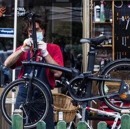 Bonus bici e monopattini, dal 4 novembre si presentano le richieste: ecco  come ottenerlo - Il Sole 24 ORE