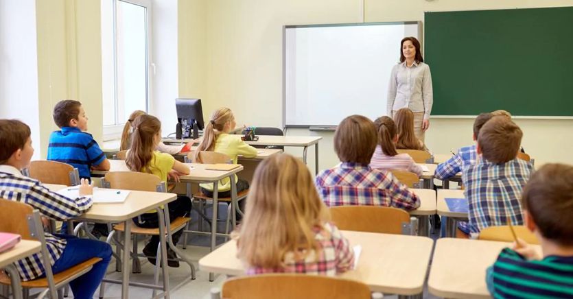 Contagi in classe: tampone, quarantena, chiusura. Si deciderà caso per caso thumbnail
