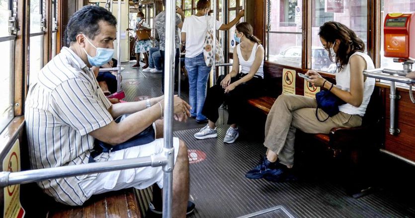 Coronavirus, ultime notizie: in Italia 295 nuovi casi e 5 decessi thumbnail