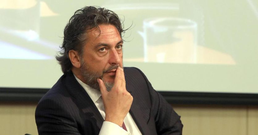 Unipol, l’allarme di Cimbri: «Costretti a vendere titoli di Stato italiani» thumbnail