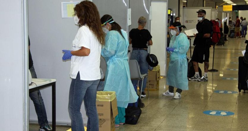 Coronavirus, ultime notizie. In Italia 1.695 nuovi contagi con 107mila tamponi e 16 vittime. Stabili le terapie intensive (121) thumbnail