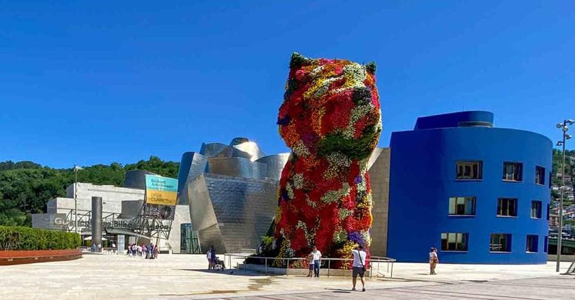 Puppy, l’enorme scultura di Koons, ha bisogno di cure