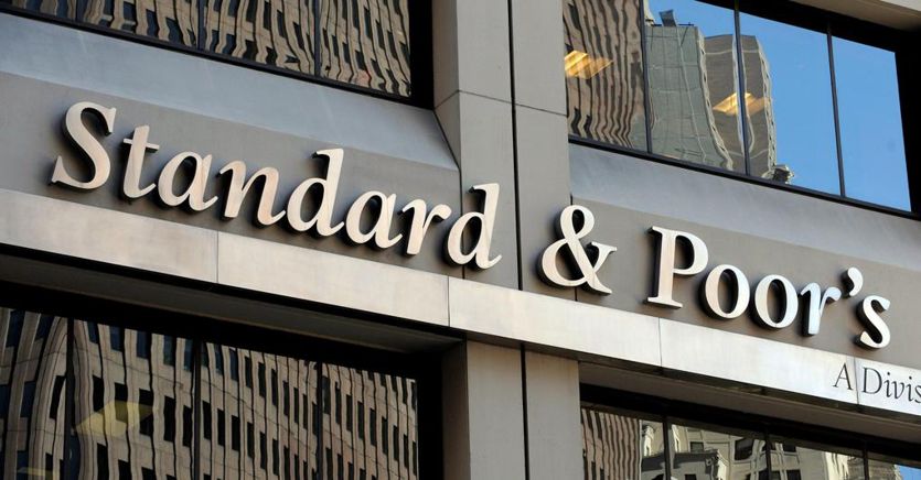 Standard & Poor’s confirms Italy rating at BBB and raises outlook to positive