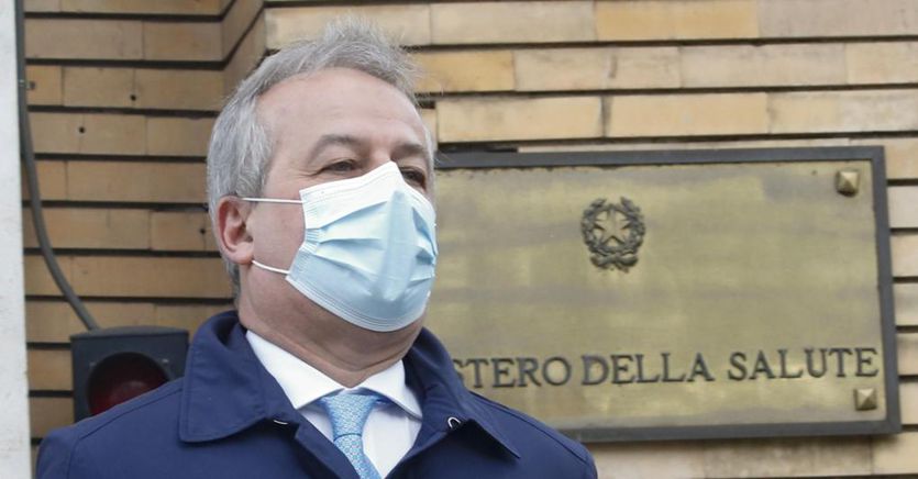 Locatelli: lockdown per non vaccinati? «Soluzione non praticabile in Italia»