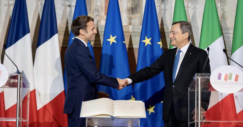 La stretta di mano tra Draghi e Macron. Sogno logico o illusione?