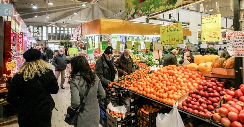 Dal 15 dicembre in vigore le nuove regole contro 27 pratiche commerciali sleali