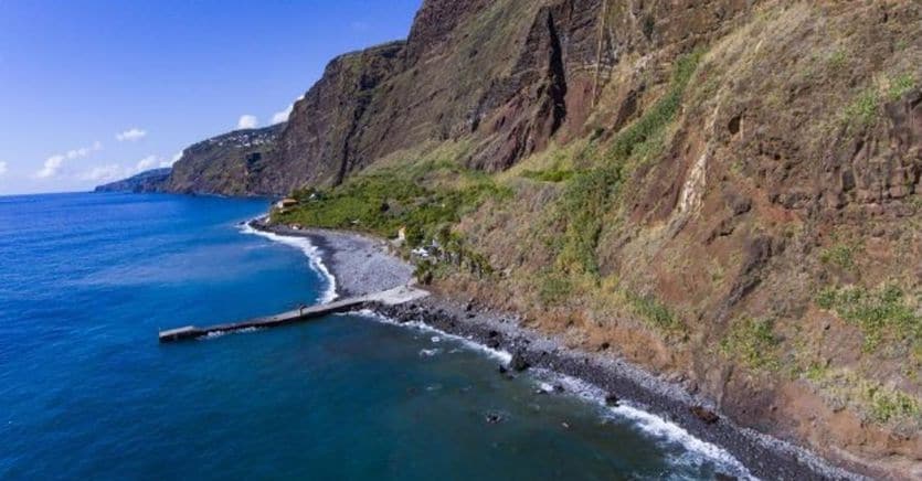 Madeira felix: luz e sabores ouvindo apenas o oceano