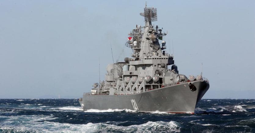 With a missile or fire, the loss of the cruiser Moskva is heavy for Russia