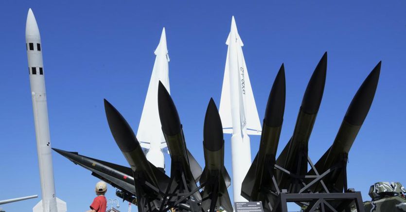 Mlrs και M142: οι νέοι πύραυλοι μεγάλου βεληνεκούς που θα ήθελαν να δώσουν οι ΗΠΑ στο Κίεβο