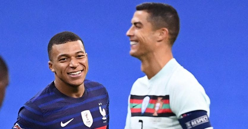 Ronaldo e Mbappé também competem no campo virtual: cada um a sua NFT