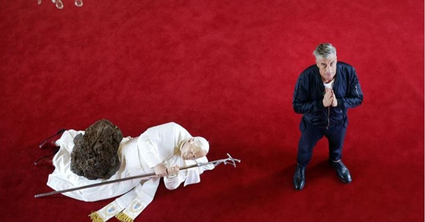 Il tribunale francese respinge le richiesta di Daniel Druet sulle opere di Cattelan