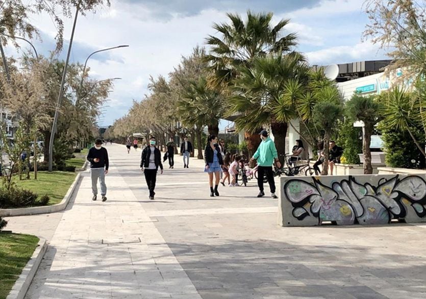 Sparatoria davanti ad un bar a Pescara, un morto e un ferito grave