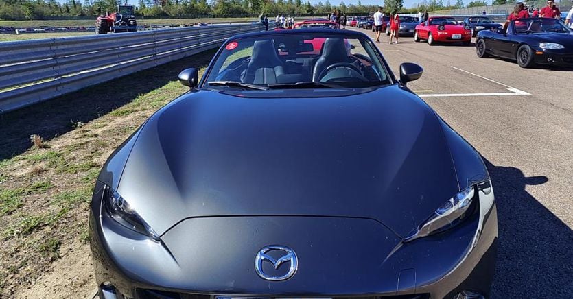 Mazda MX-5 da record mondiale: 707 macchine in pista contemporaneamente