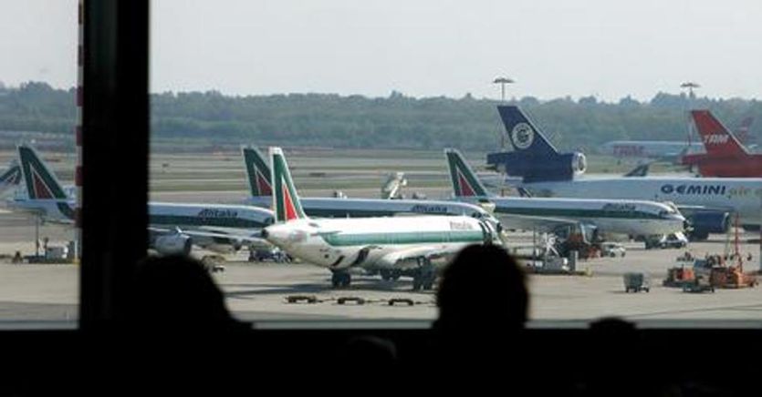 Trasporto Aereo: Venerdì 21 Sciopero Nazionale Per Salari, Orario Di ...