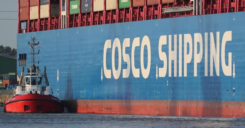 Scholz schließt Vertrag mit Peking ab: 24,9 % des Hamburger Hafens an Cosco China