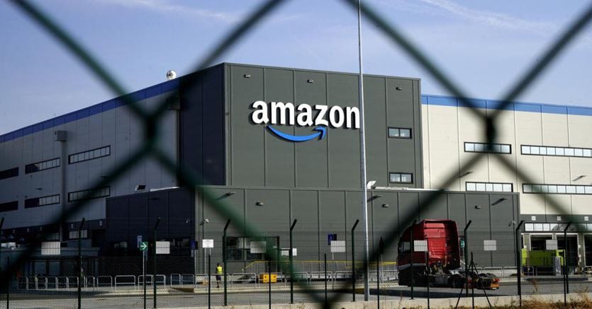 Amazon will raise the salaries of Italian workers.  With the union agreement