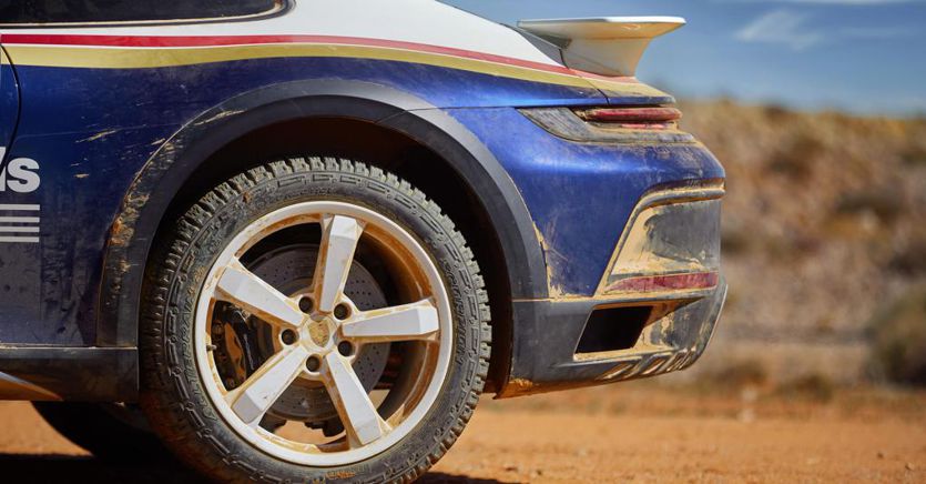 Pirelli Scorpion All Terrain Plus sulla Porsche 911 Dakar