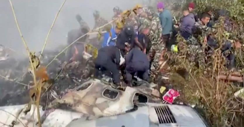 Nepal: Accidente de avión, al menos 68 muertos