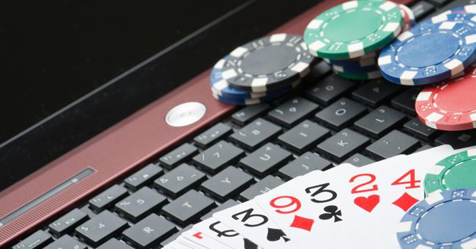 Poker online, la società scopre i “bari” e rimborsa 2mila truffati con  300mila euro - Il Sole 24 ORE