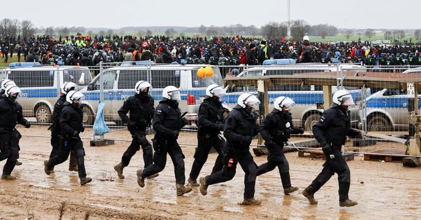 Germany, clashes between environmentalists and police at a coal mine.  Greta Thunberg attacks the Greens