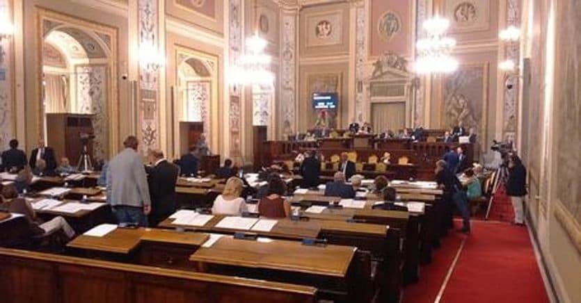 Sicily, the regional deputies save the increases in allowances
