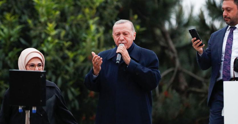 Turchia, Erdogan vince e diventa più longevo di Ataturk. Ma non è stato un plebiscito