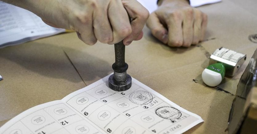 Municipal elections: turnout still declining, so far only 14% have voted