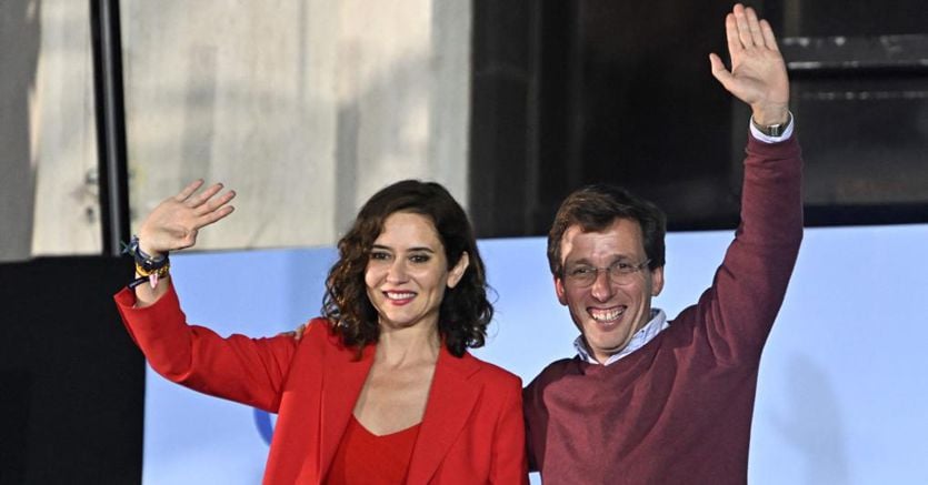 España, Sánchez convoca elecciones anticipadas el 23 de julio.  La estrella de Isabel Dìaz Ayuso asciende en Madrid